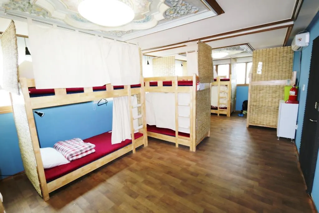Maru Hostel Hongdae