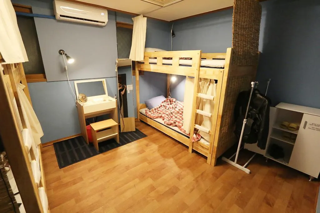 Maru Hostel Hongdae  Seoul